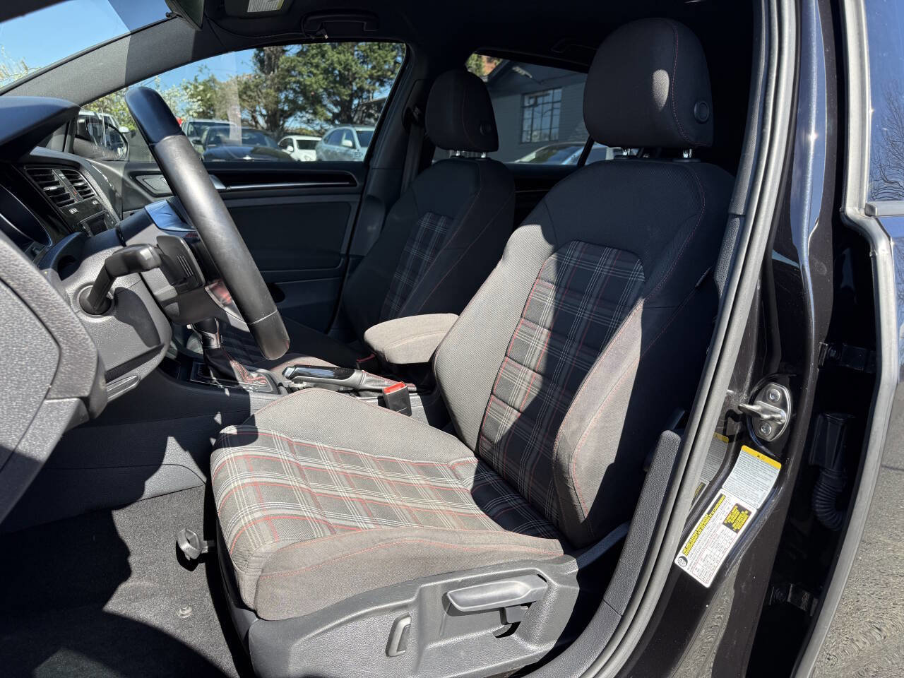 Used 2015 Volkswagen GTI S FWD image 9