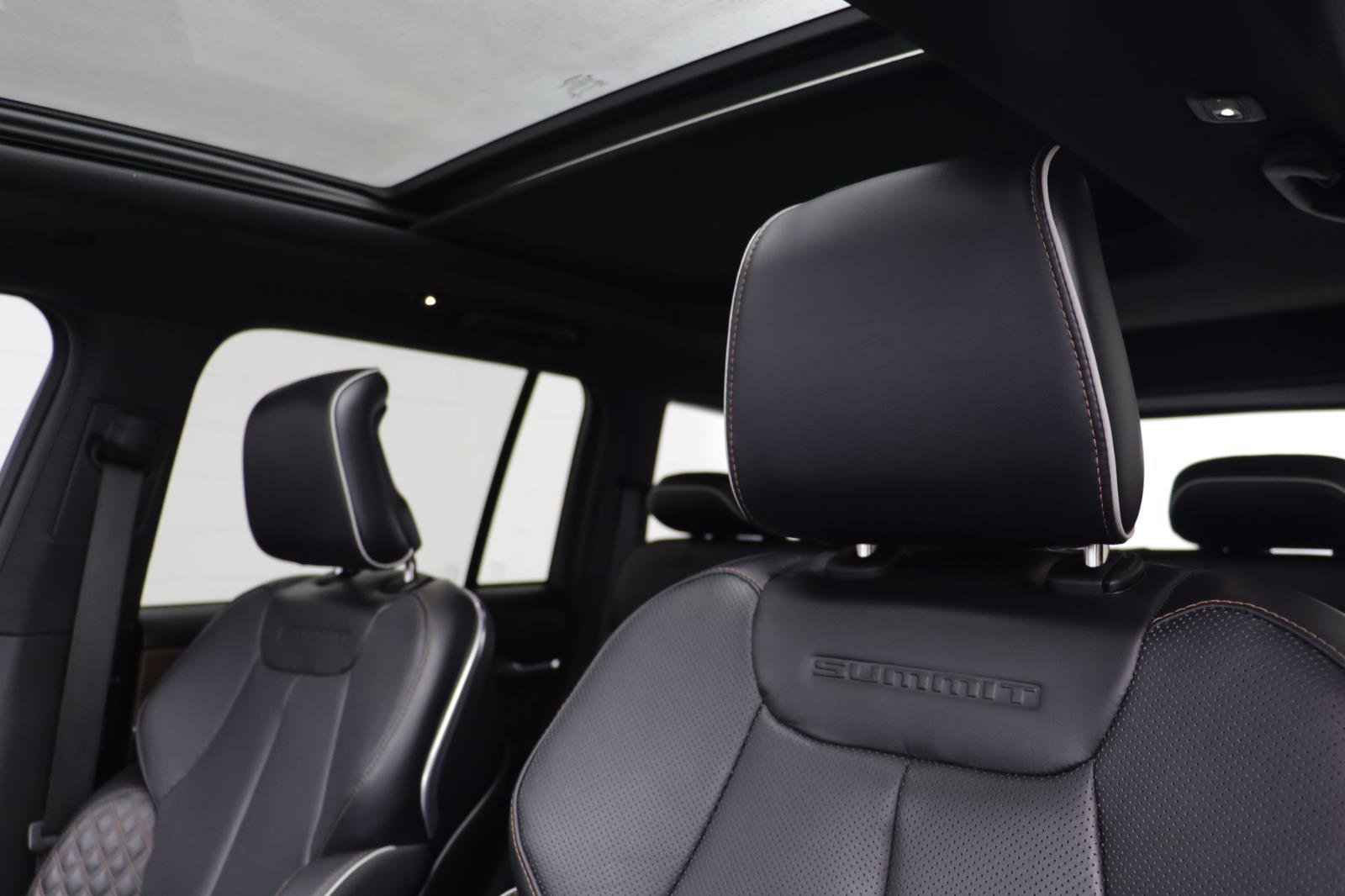 Used 2022 Jeep Grand Cherokee Summit image 13