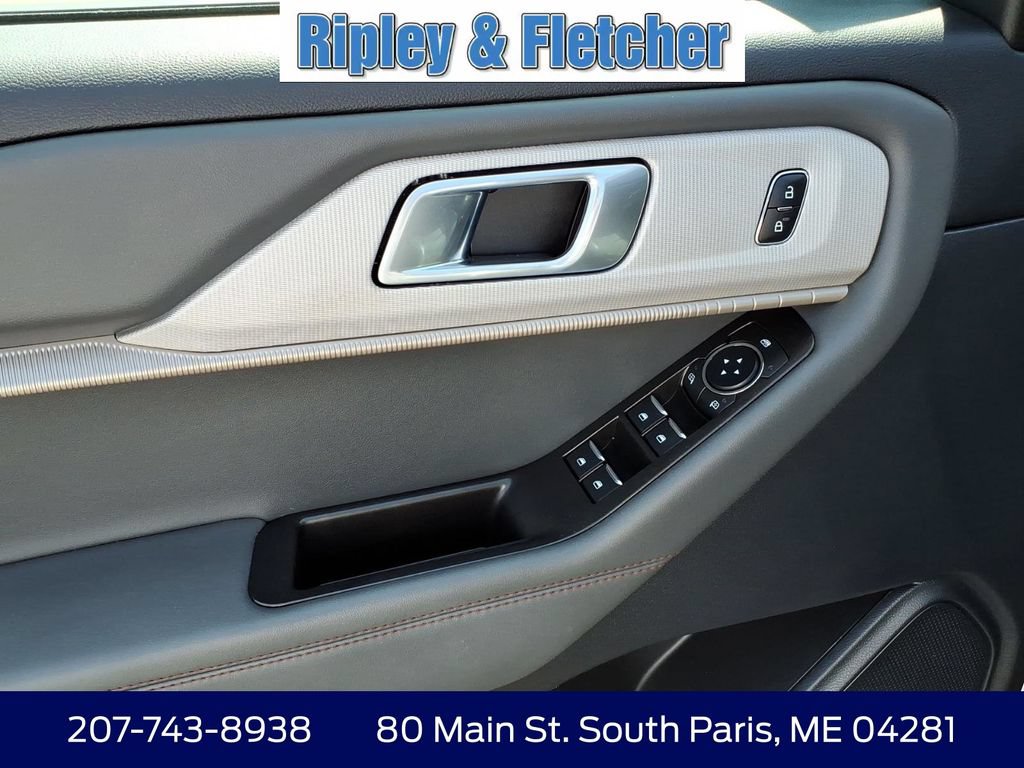 Certified 2025 Ford Explorer Active w/ Active Comfort Package AWD/4WD image 11