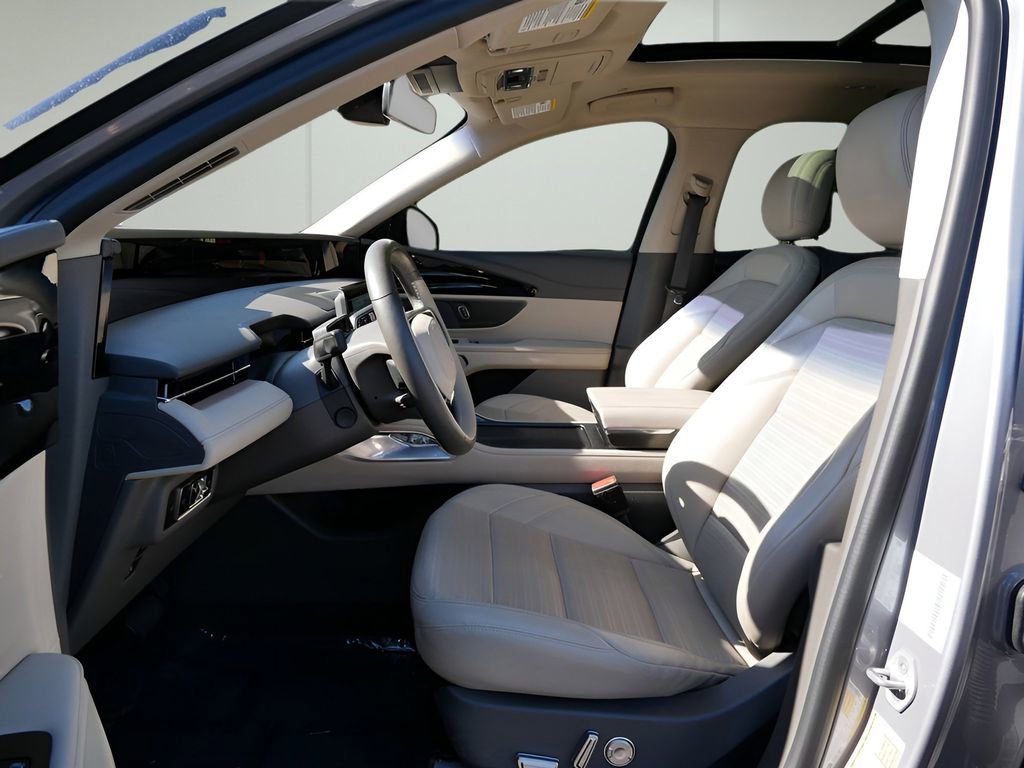 Certified 2024 Lincoln Nautilus Reserve w/ Equipment Group 202A AWD/4WD image 10