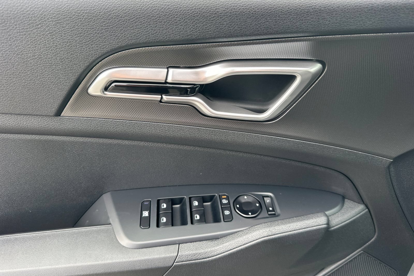 New 2026 Kia Sportage LX FWD image 11