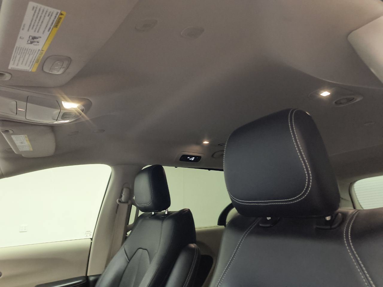 Used 2022 Chrysler Pacifica Touring-L AWD/4WD image 27
