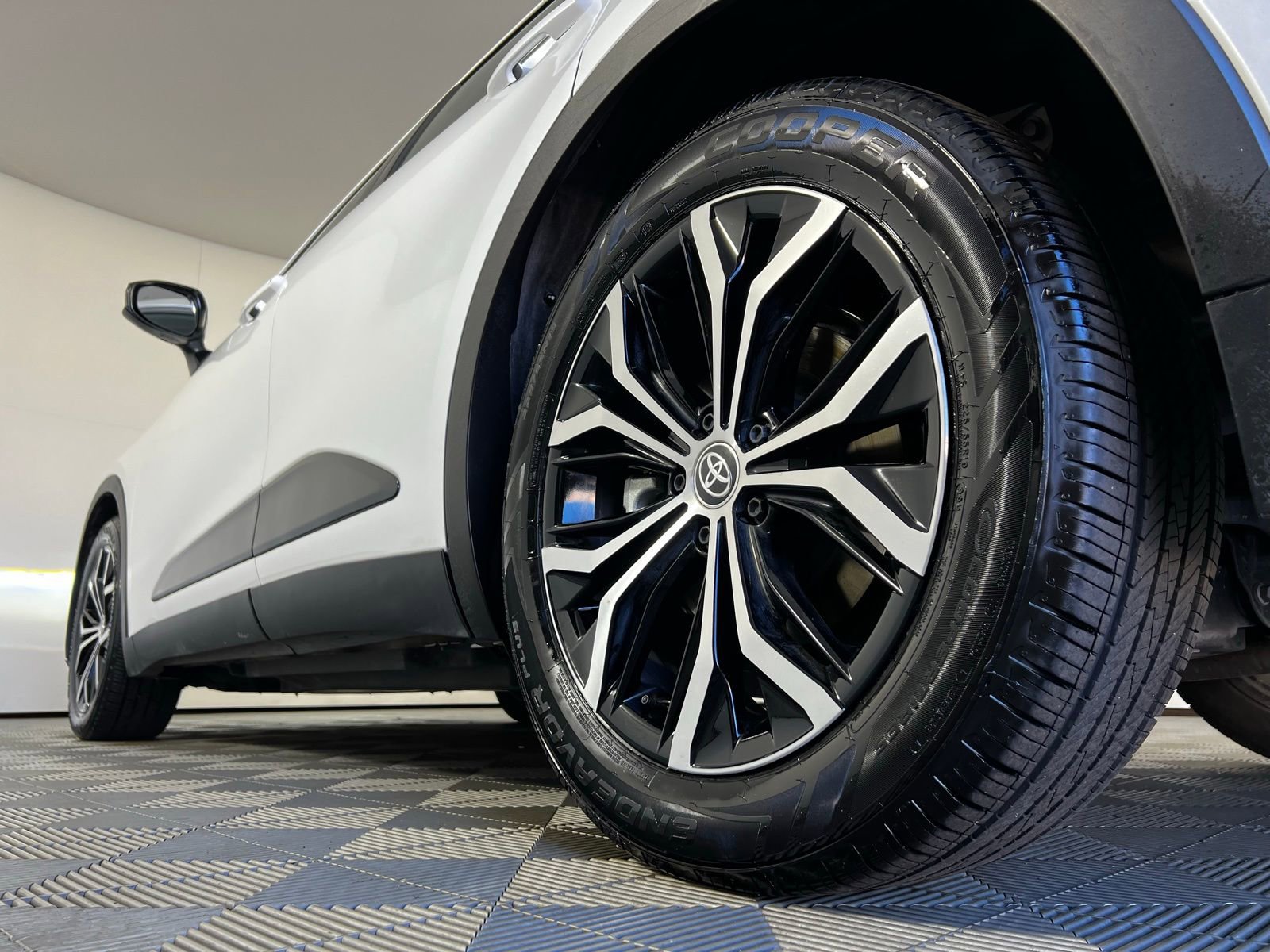 Used 2024 Toyota Crown XLE image 26