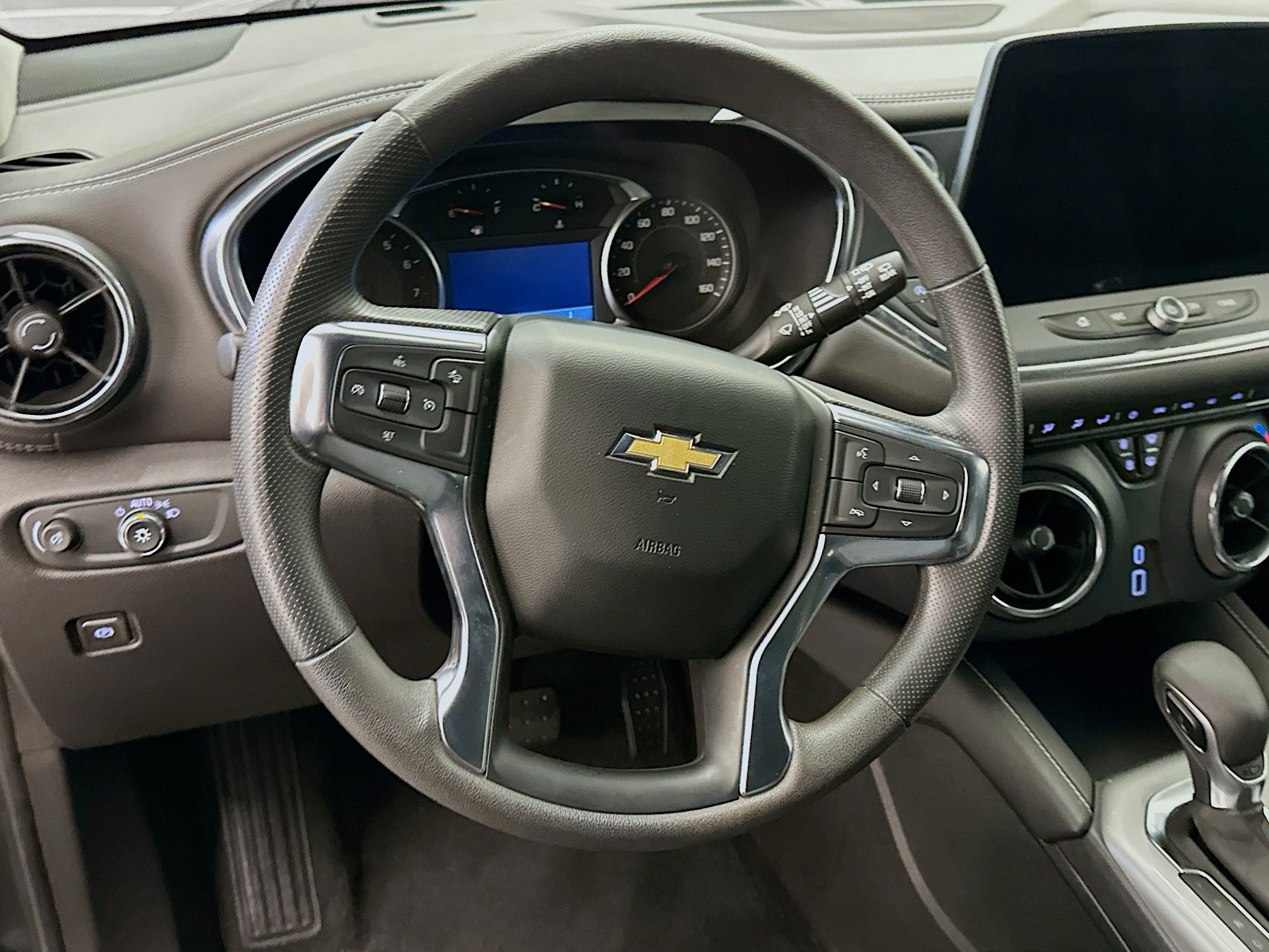 Used 2025 Chevrolet Blazer LT image 18