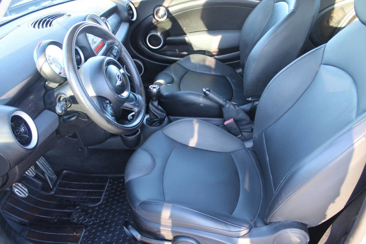 Used 2011 MINI Cooper S image 9