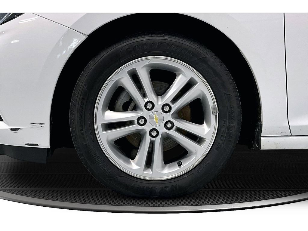 Used 2018 Chevrolet Cruze LT FWD image 11