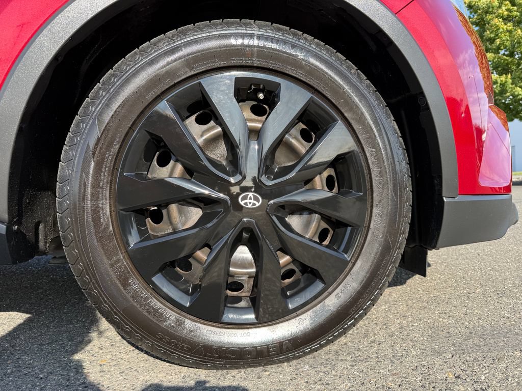Used 2019 Toyota C-HR LE FWD image 9