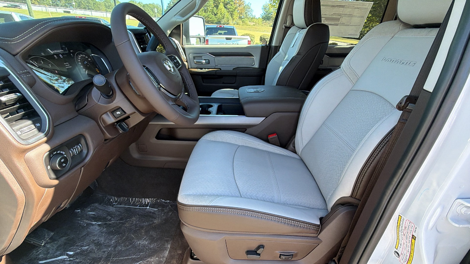 New 2027 RAM 2500 Laramie AWD/4WD image 17