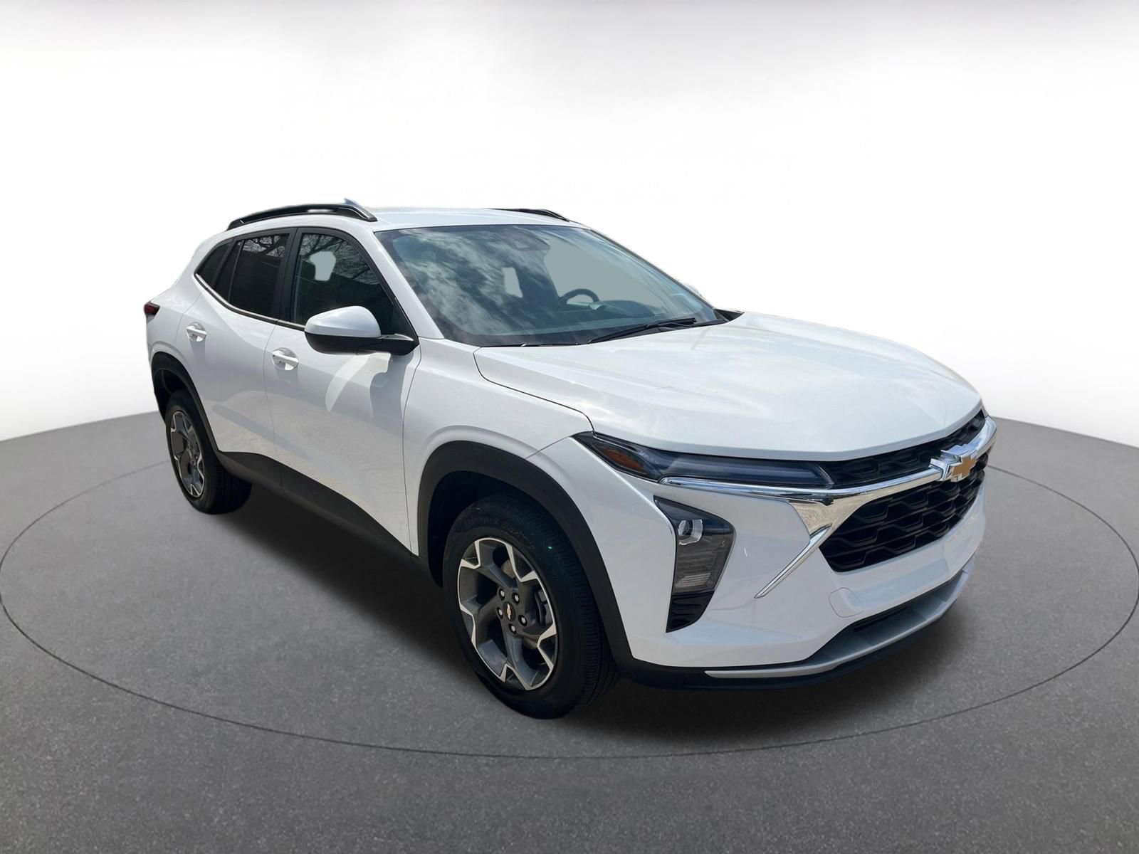 Used 2025 Chevrolet Trax LT w/ LT Convenience Package image 1