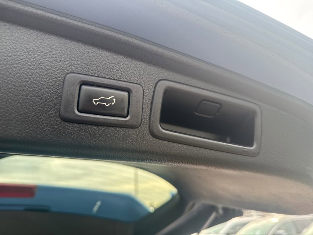 Used 2015 Subaru Forester 2.5i Limited image 8