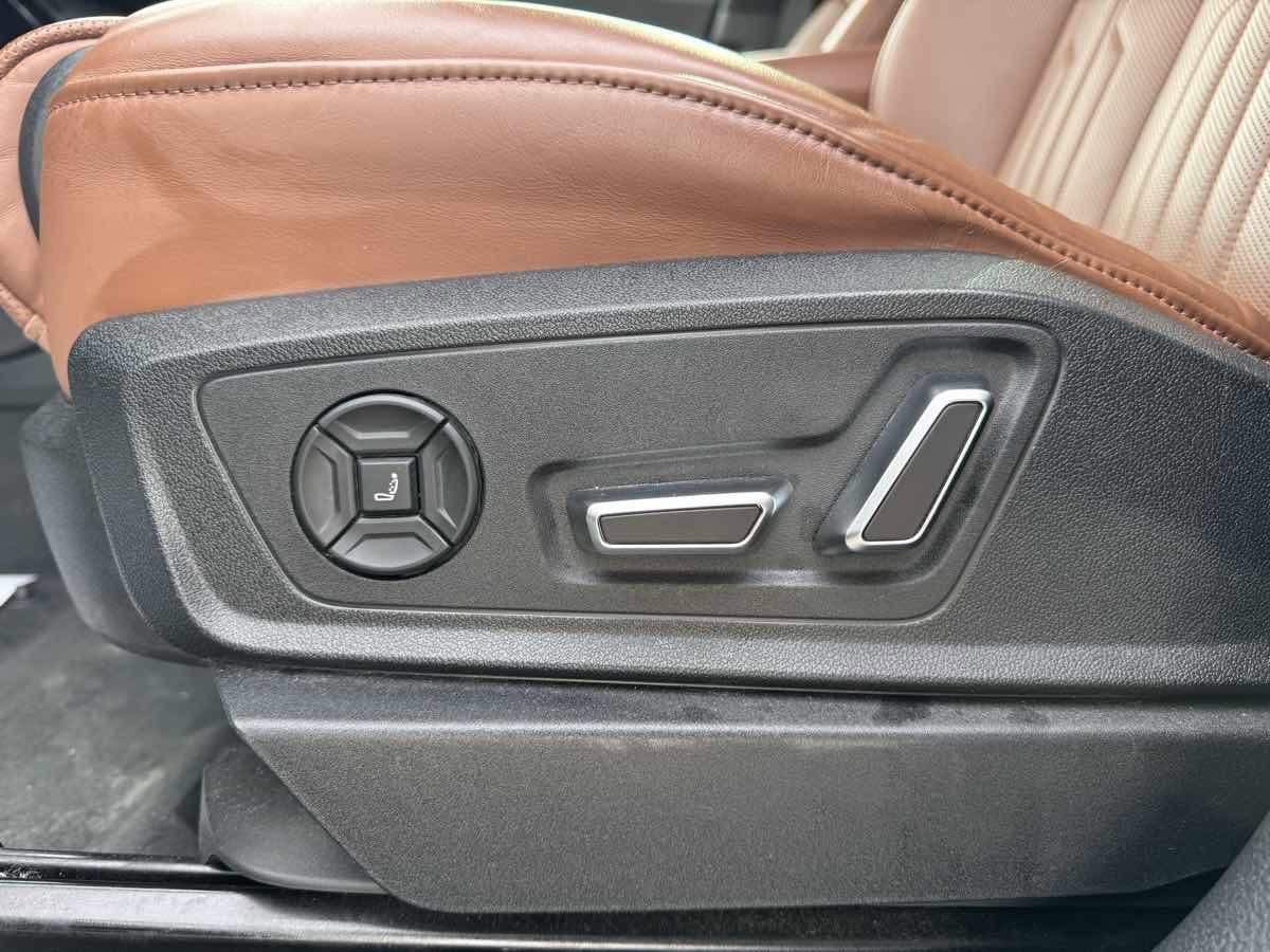 Used 2019 Audi e-tron Prestige w/ Prestige Package image 24