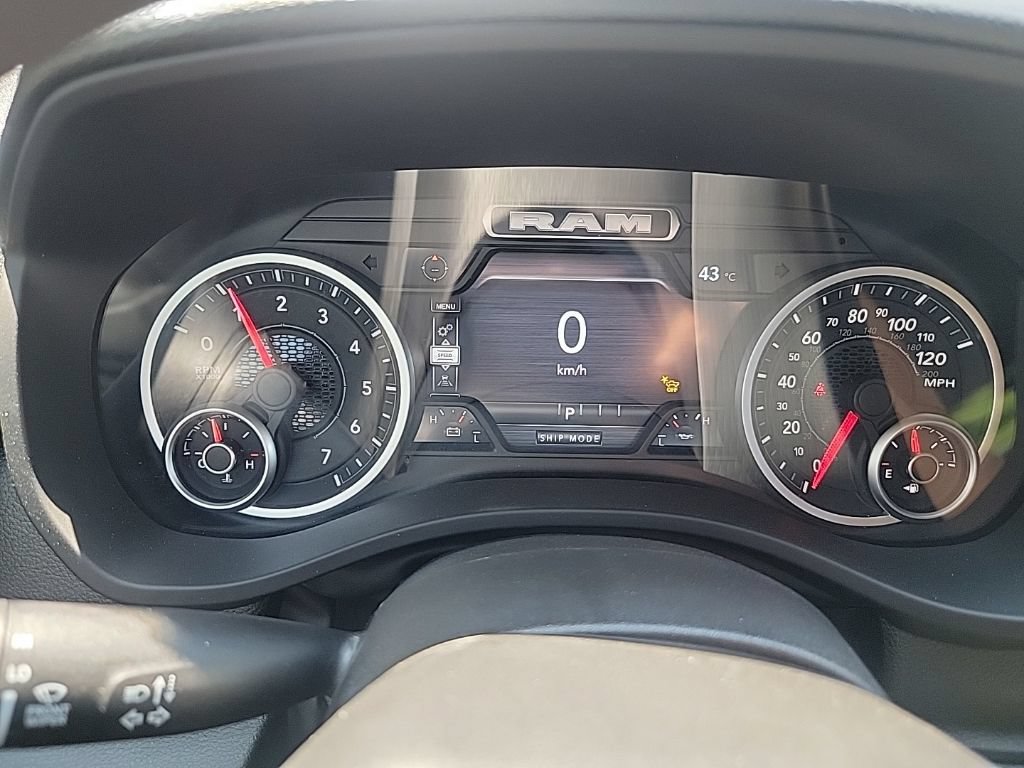 New 2026 RAM 1500 Express AWD/4WD image 10