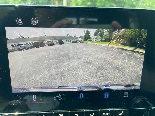 New 2025 GMC Canyon Elevation w/ Convenience Package image 24