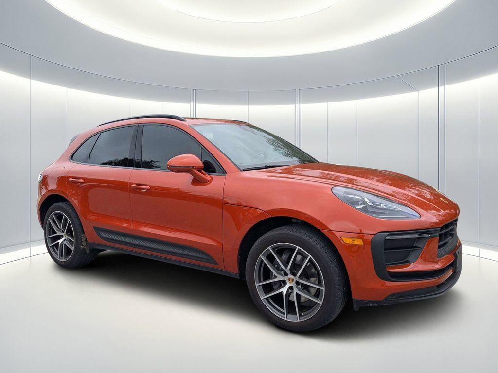 Used 2023 Porsche Macan AWD/4WD image 1
