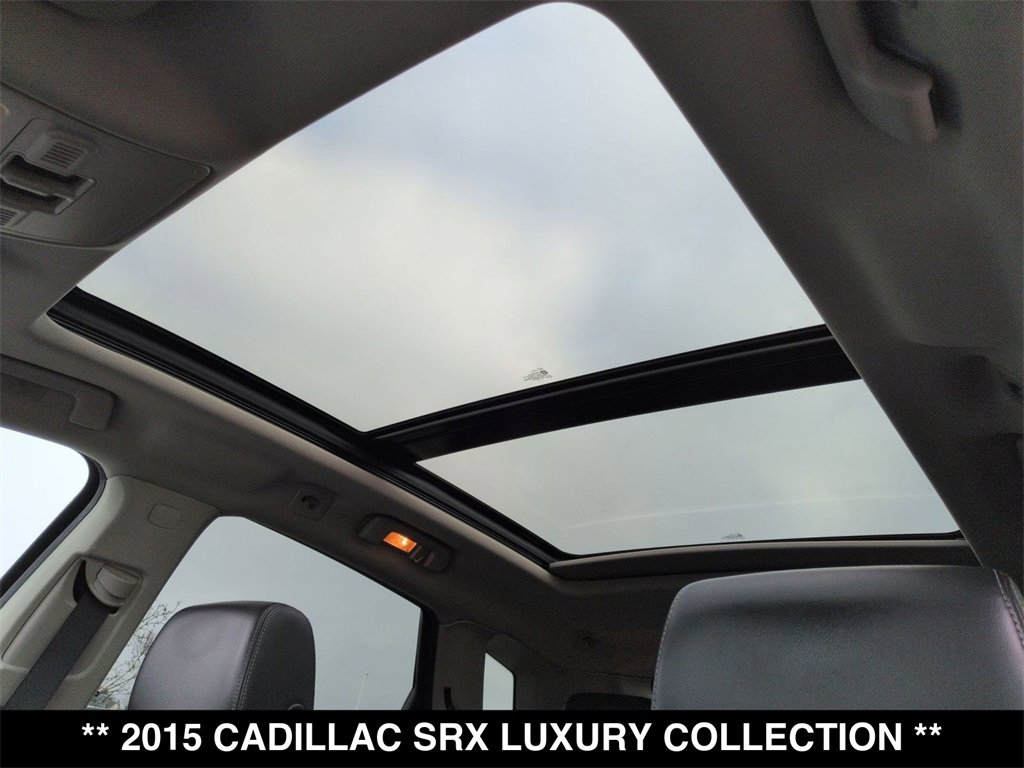 Used 2015 Cadillac SRX Luxury image 2