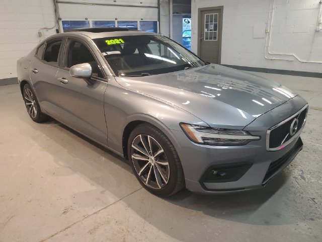 Used 2021 Volvo S60 T5 Momentum w/ Climate Package FWD image 9