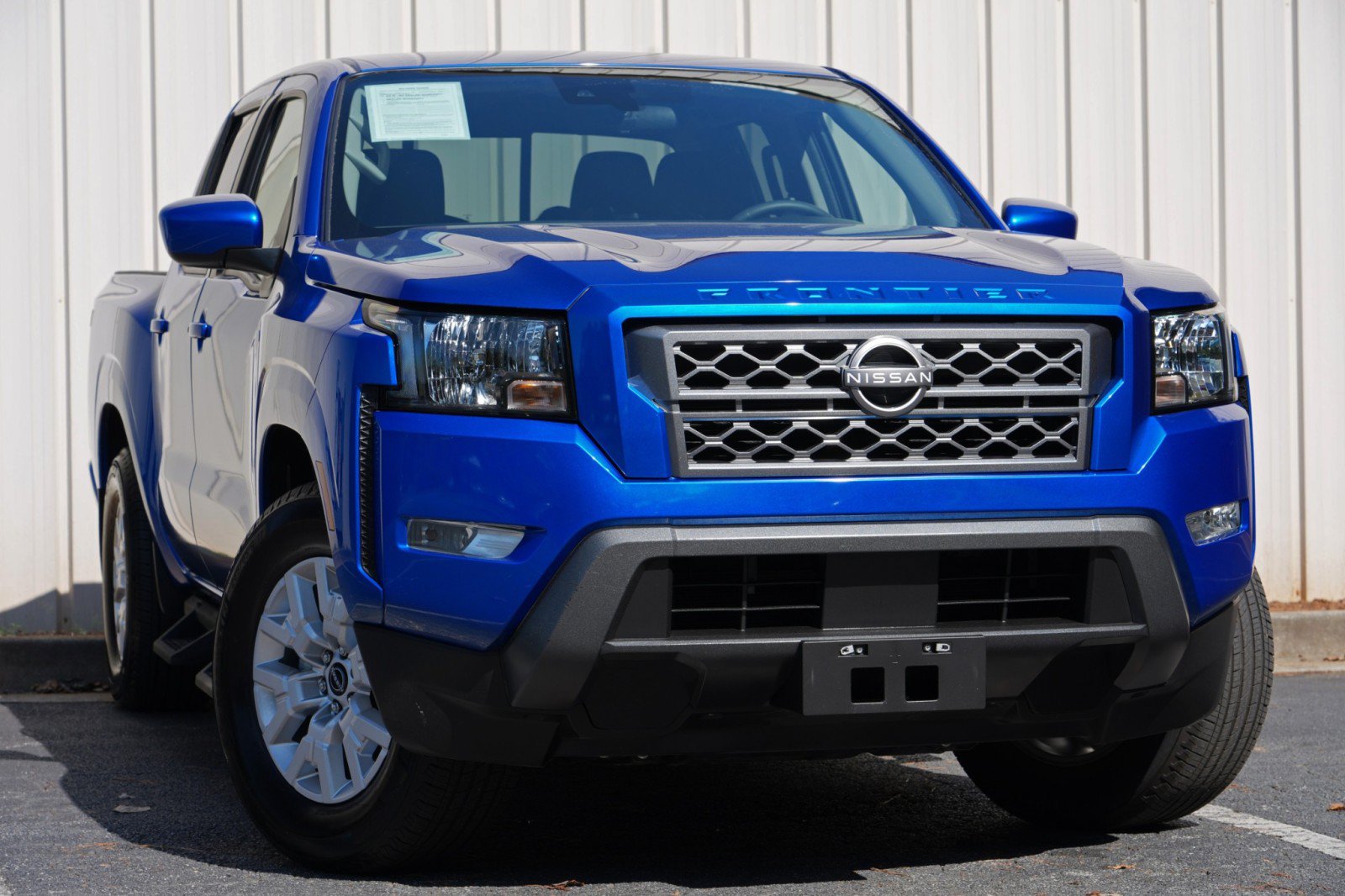 Used 2024 Nissan Frontier SV w/ SV Convenience Package RWD image 2