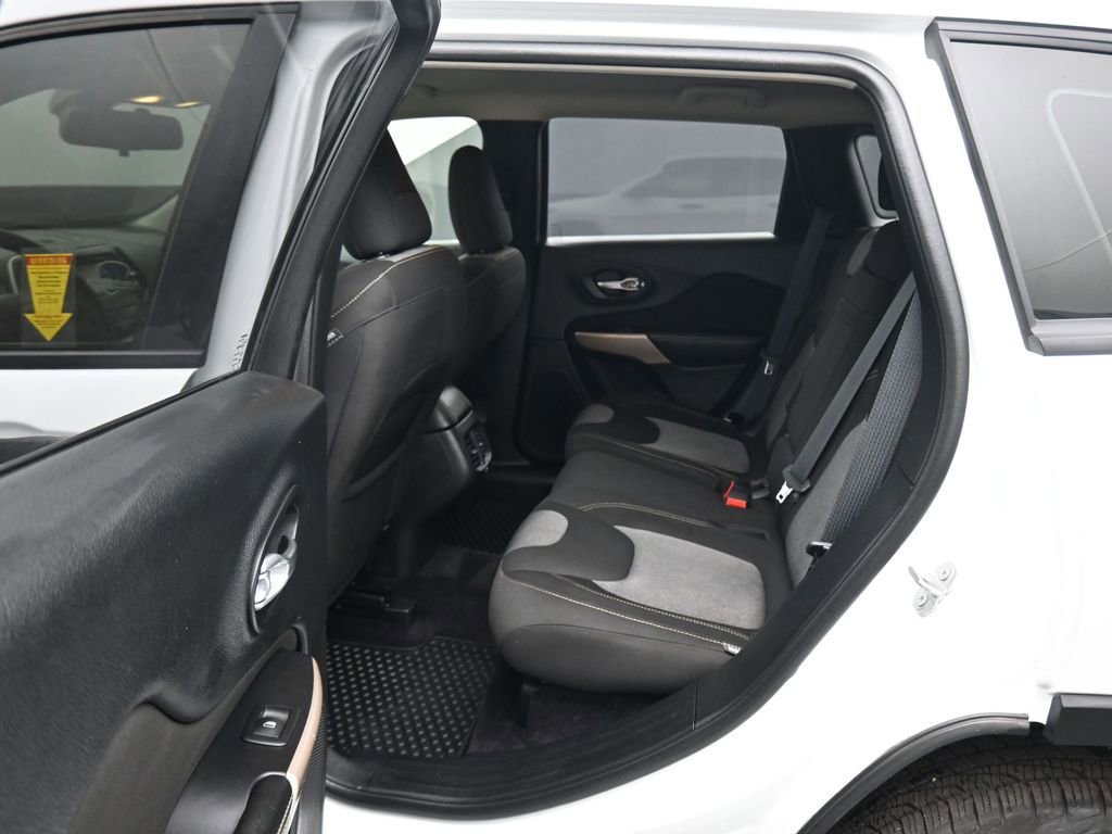 Used 2017 Jeep Cherokee Sport w/ Cold Weather Group image 30