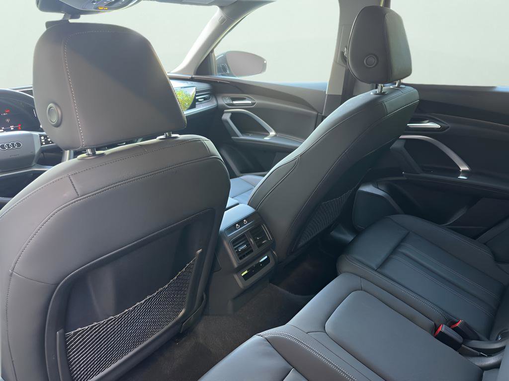 Used 2025 Audi Q5 Premium w/ Convenience Package image 34