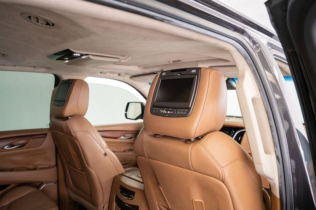Used 2016 Cadillac Escalade Platinum AWD/4WD image 18