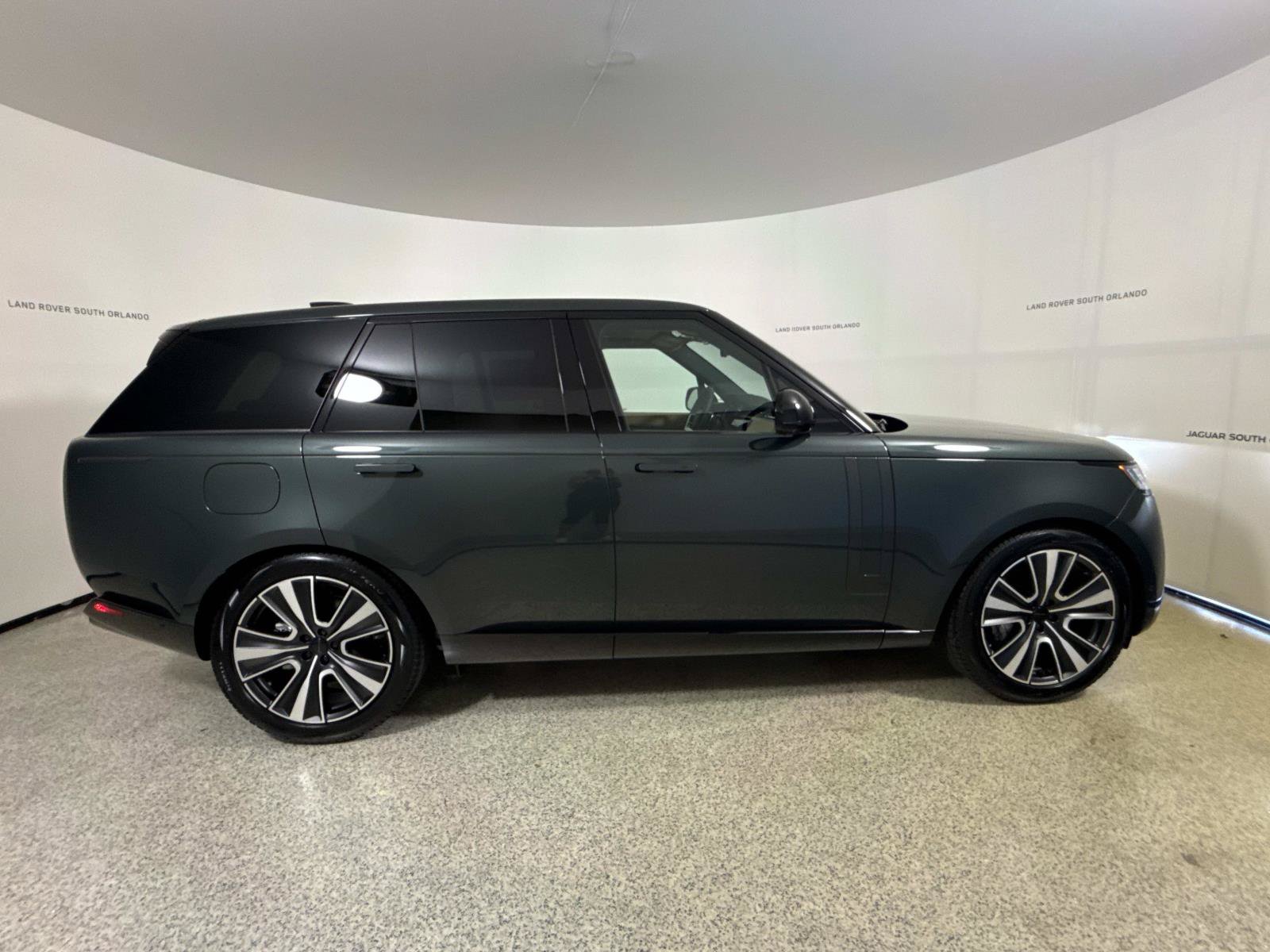 New 2026 Land Rover Range Rover SE AWD/4WD image 6