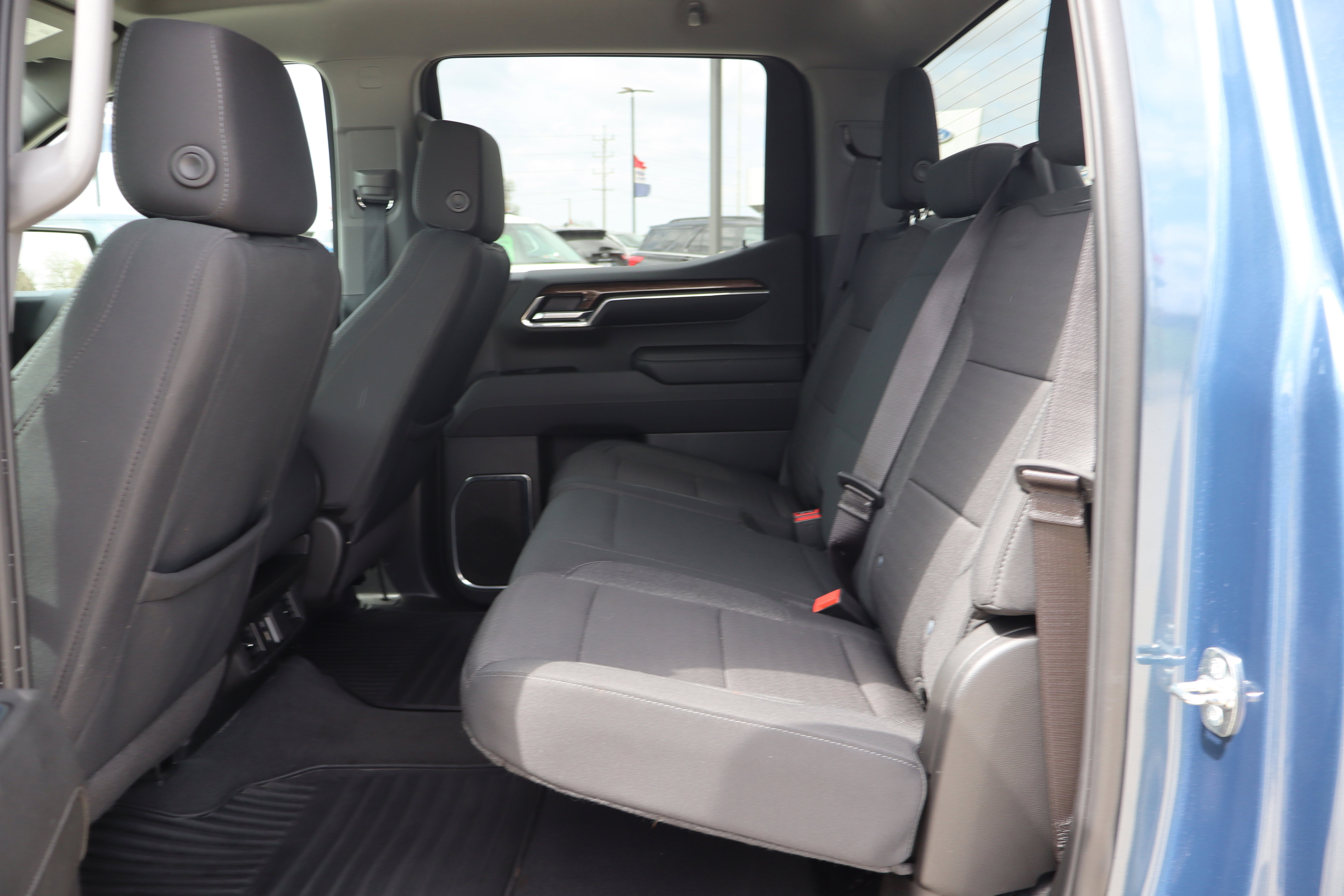 Used 2024 Chevrolet Silverado 1500 LT AWD/4WD image 11