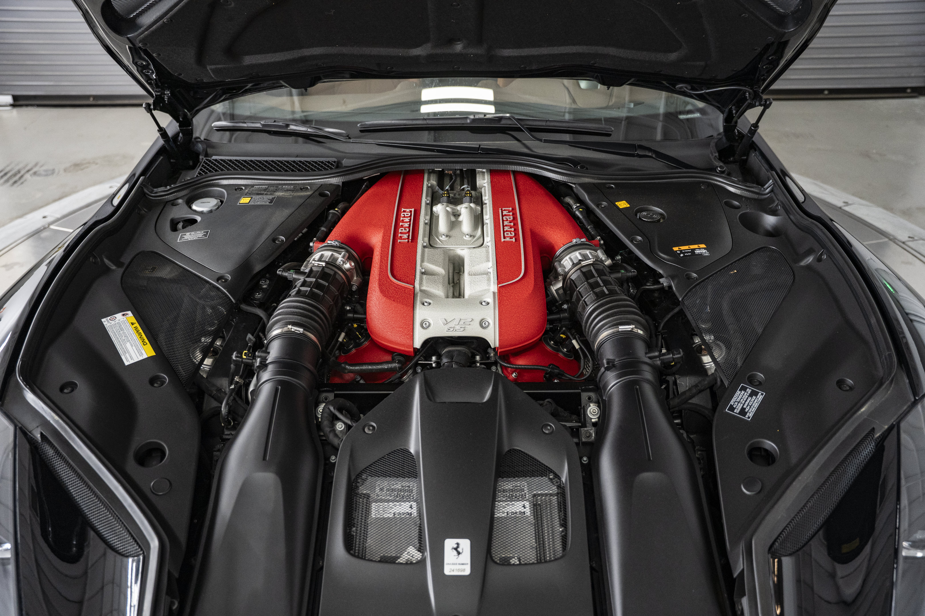 Used 2019 Ferrari 812 Superfast RWD image 46