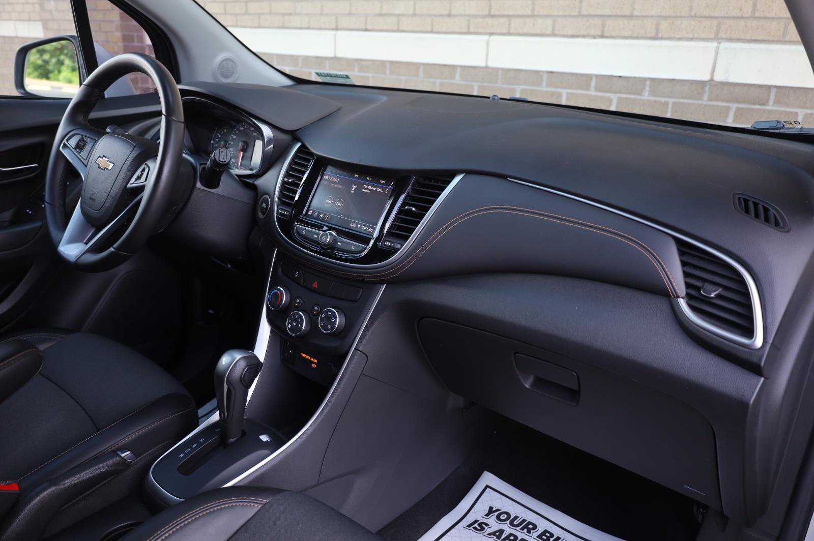 Used 2021 Chevrolet Trax LT w/ LT Convenience Package FWD image 31