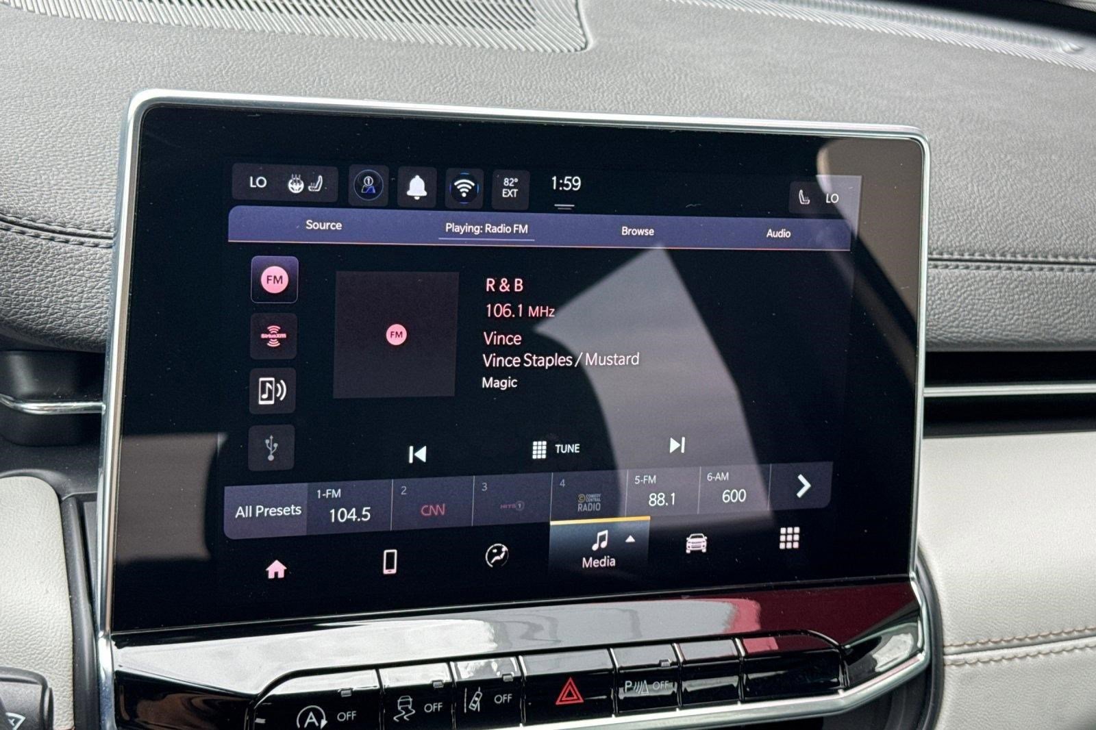 Used 2025 Jeep Compass Limited image 18