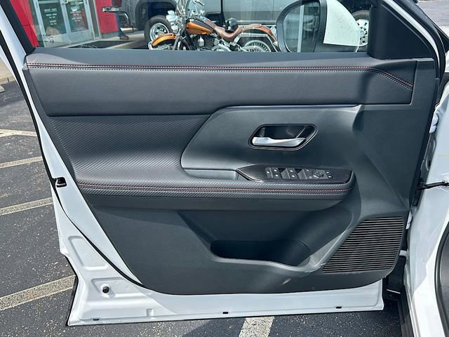 New 2025 Nissan Kicks SR w/ SR Premium Package AWD/4WD image 17