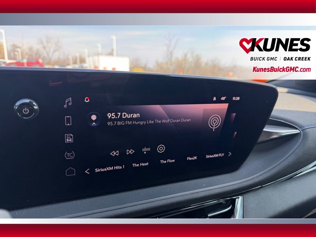 Used 2025 Buick Envista Sport Touring w/ Convenience II Package FWD image 17