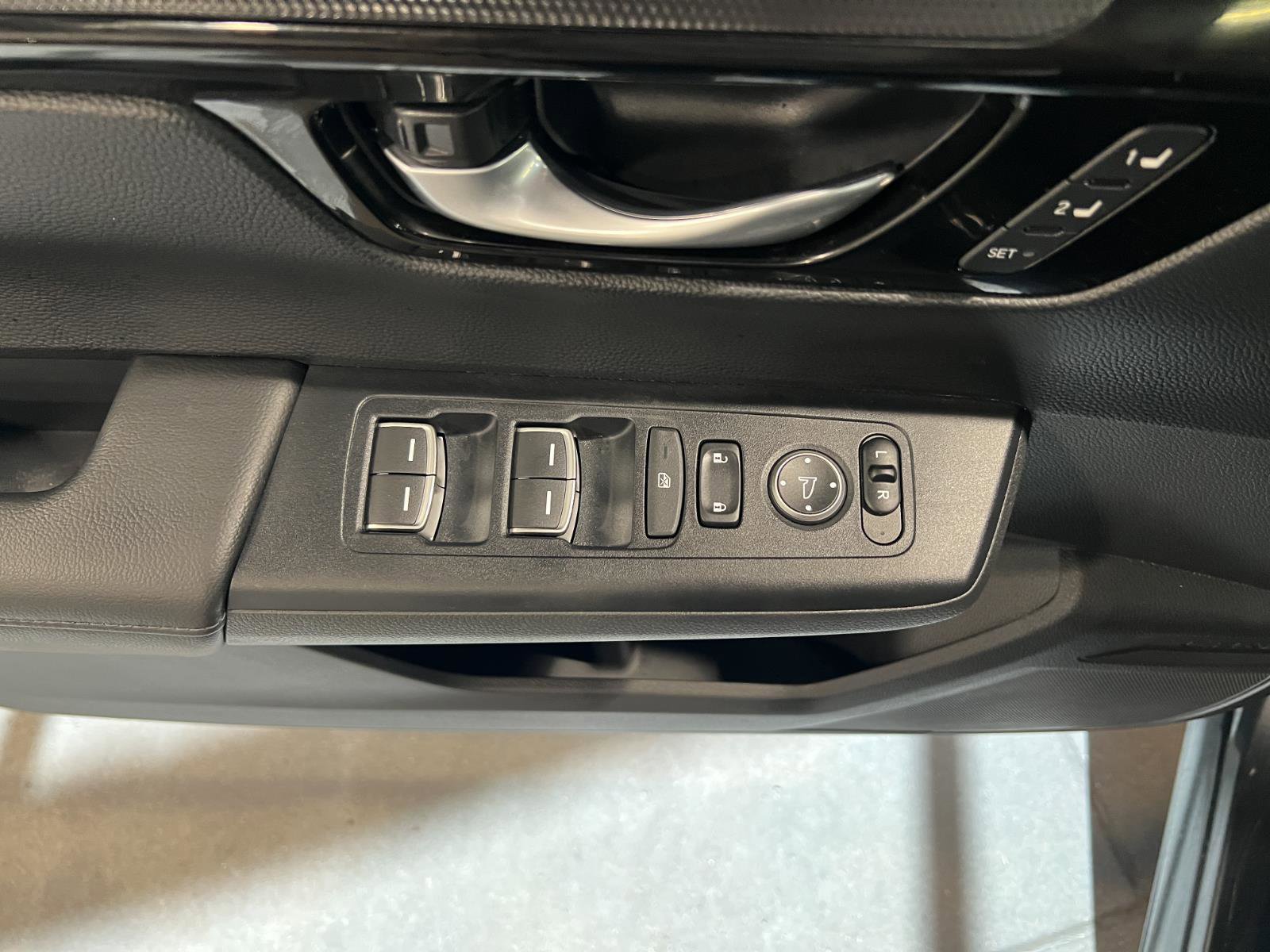 Used 2023 Honda CR-V EX-L image 27