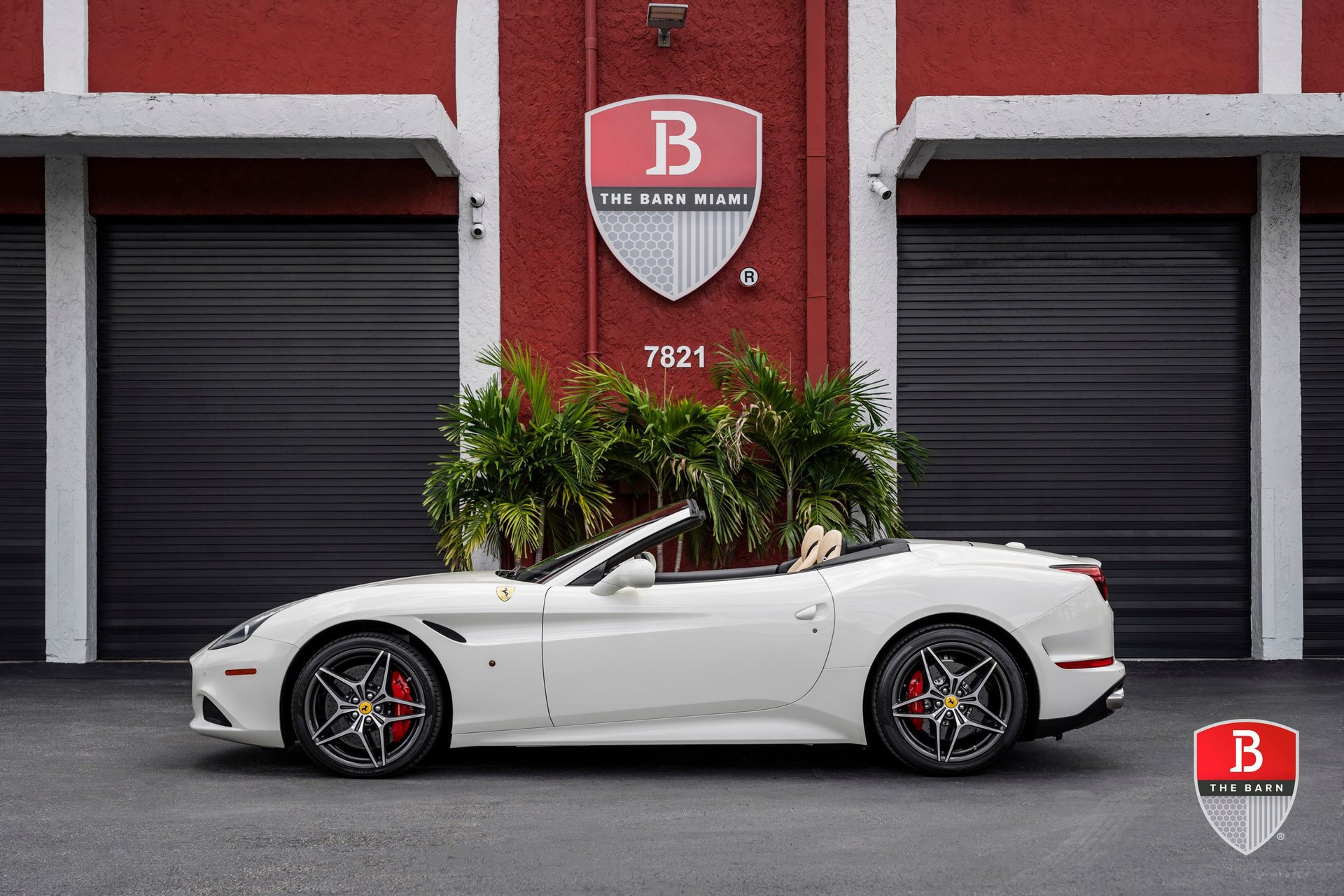 Used 2017 Ferrari California T RWD image 7