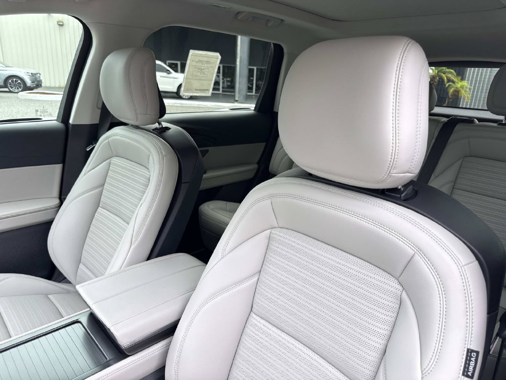 New 2026 Lincoln Nautilus Reserve AWD/4WD image 21