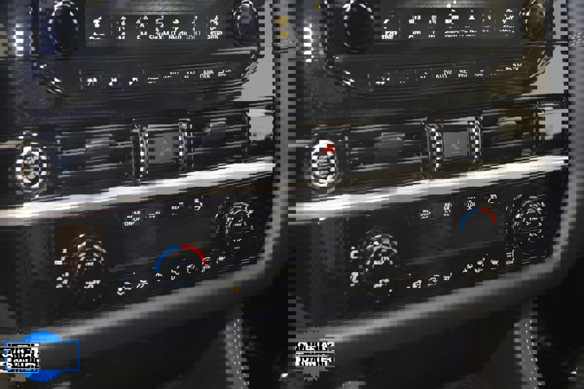 Used 2024 Nissan Pathfinder Platinum w/ Cargo Package image 32