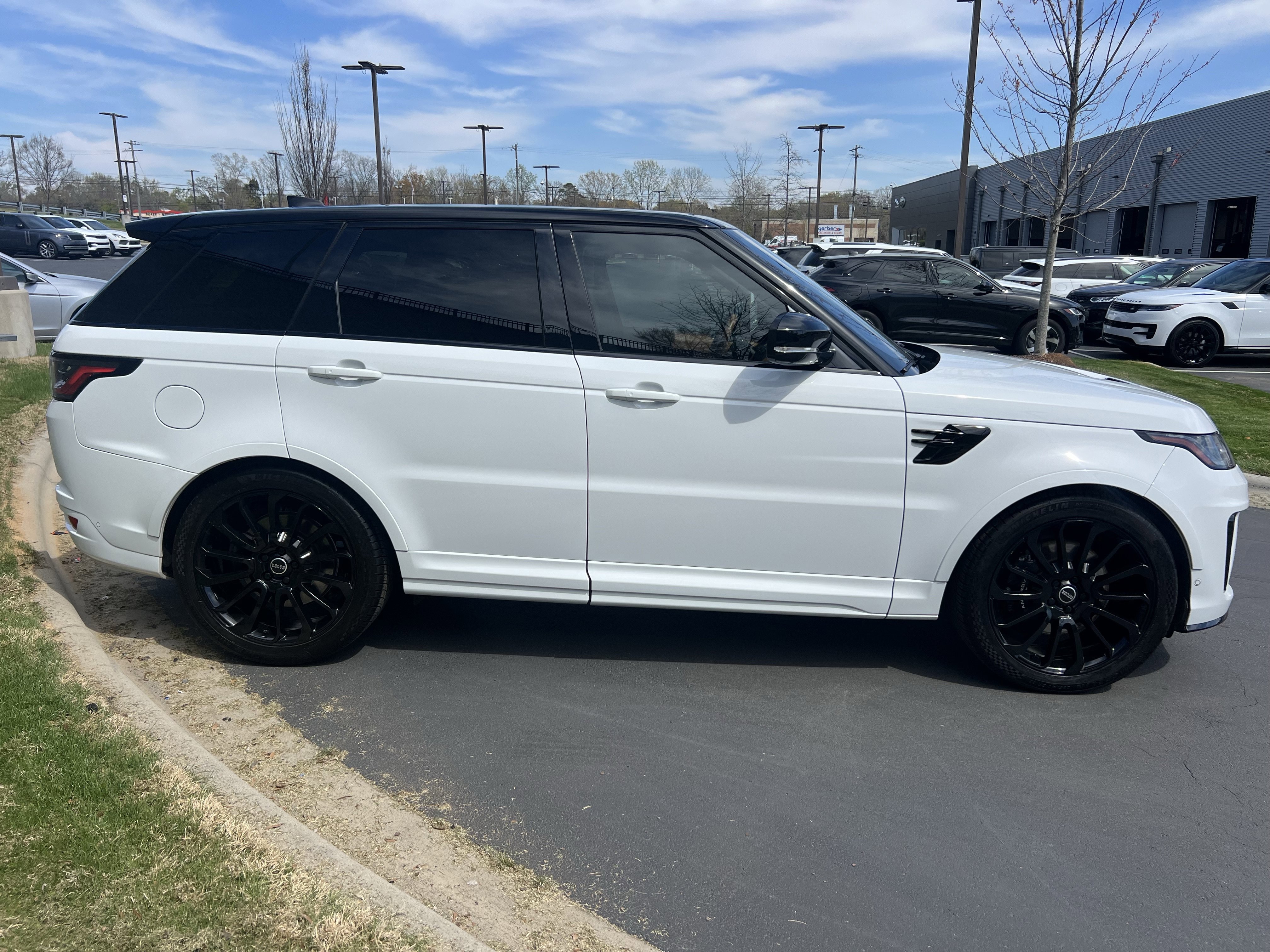 Certified 2022 Land Rover Range Rover Sport SVR image 8