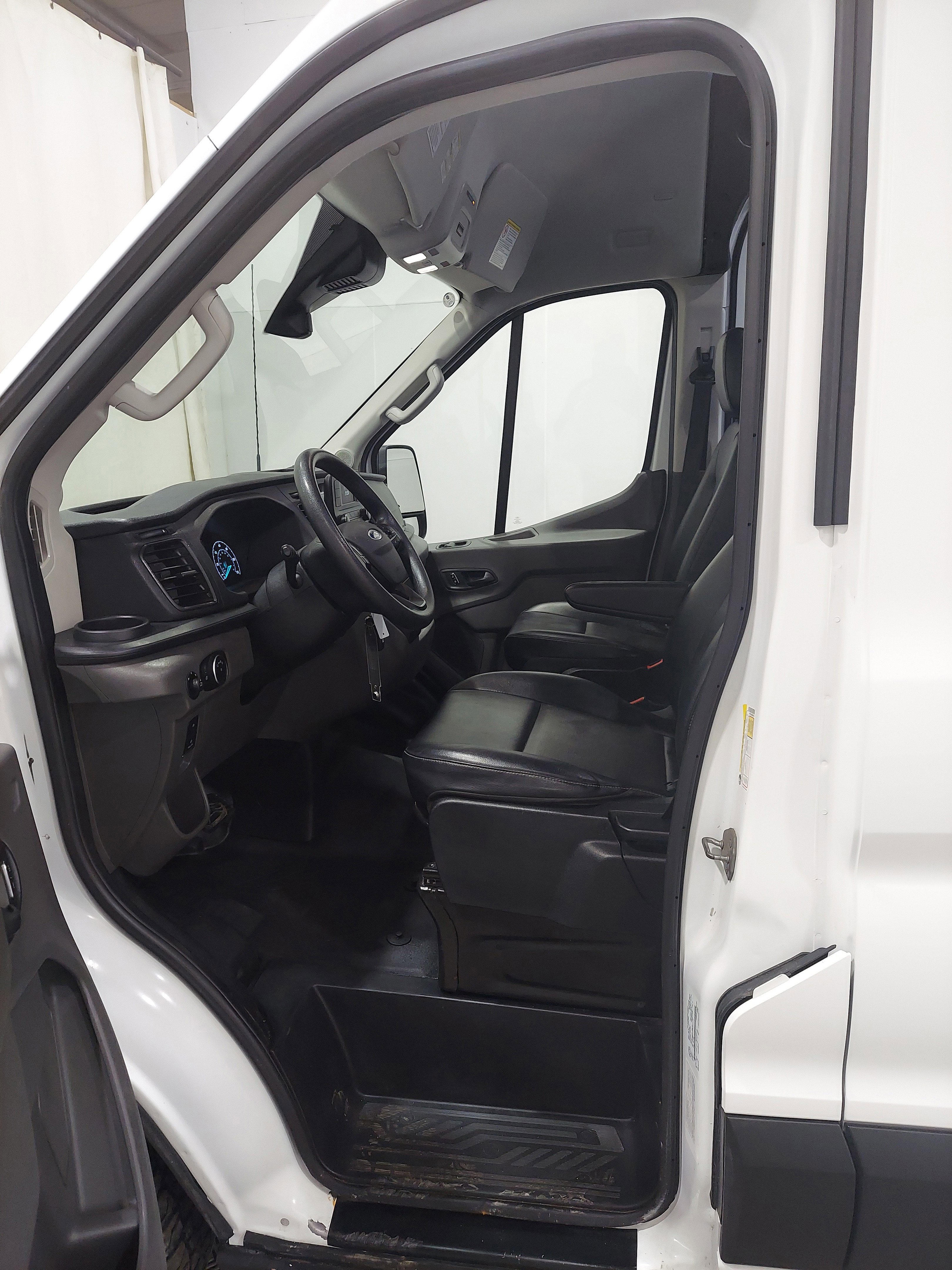 Used 2024 Ford Transit 250 148 High Roof RWD image 11
