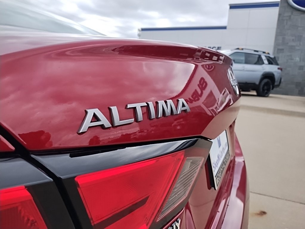 Used 2024 Nissan Altima 2.5 SR w/ SR Premium Package FWD image 10
