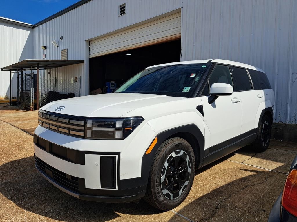 Used 2024 Hyundai Santa Fe SE image 1