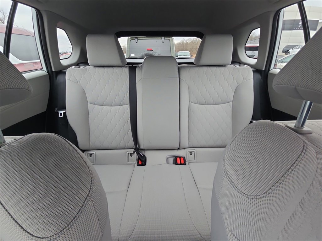 Used 2025 Toyota Corolla Cross L image 12