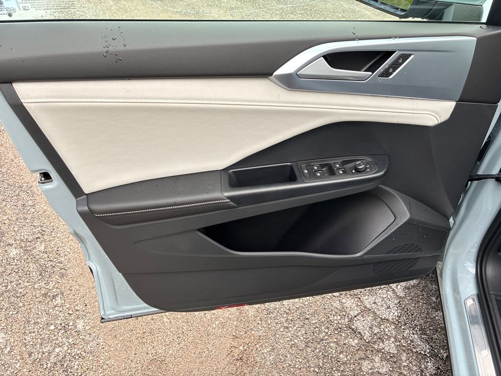 New 2026 Volkswagen Taos SE AWD/4WD image 10