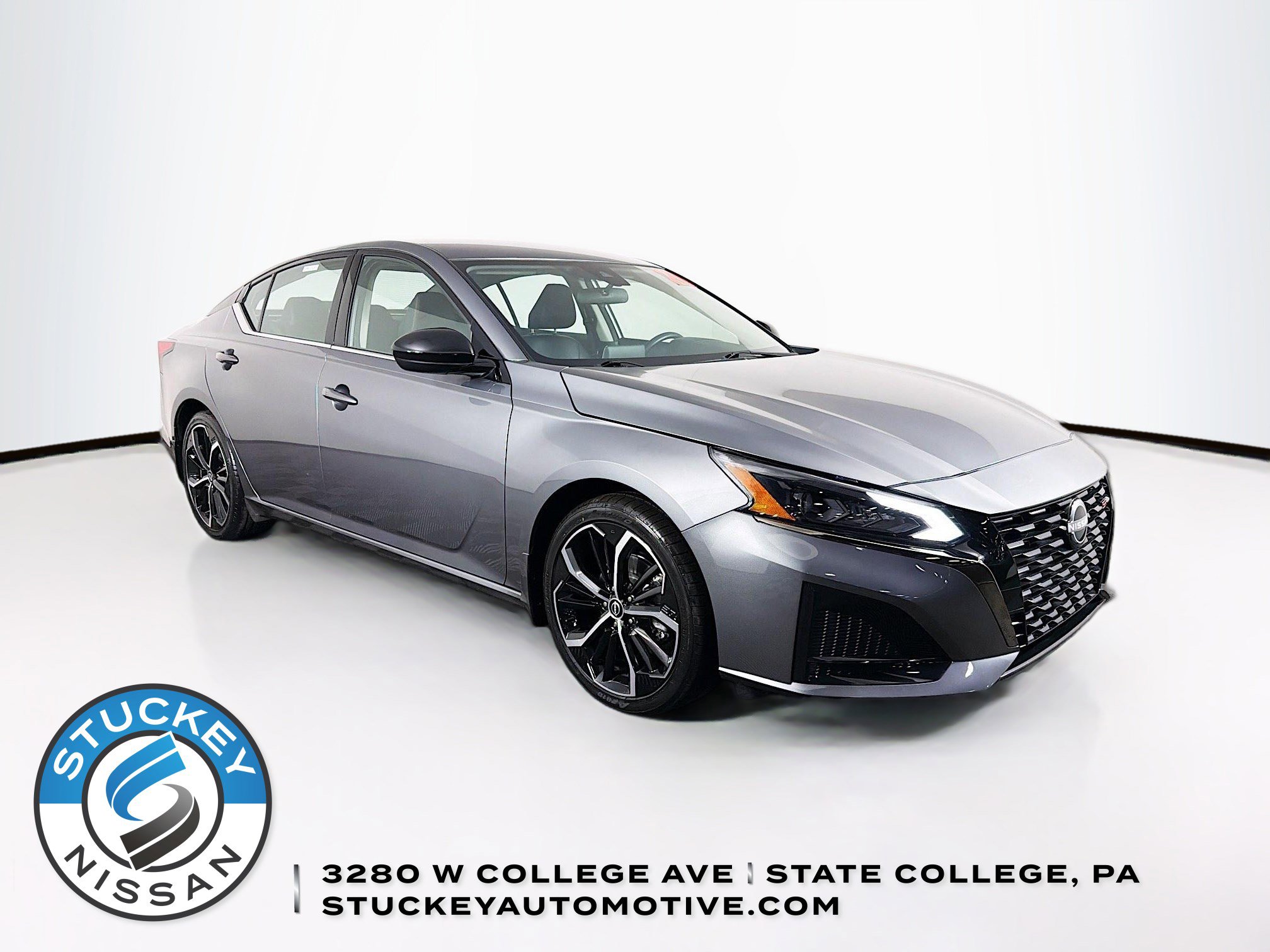 Used 2024 Nissan Altima 2.5 SR image 1