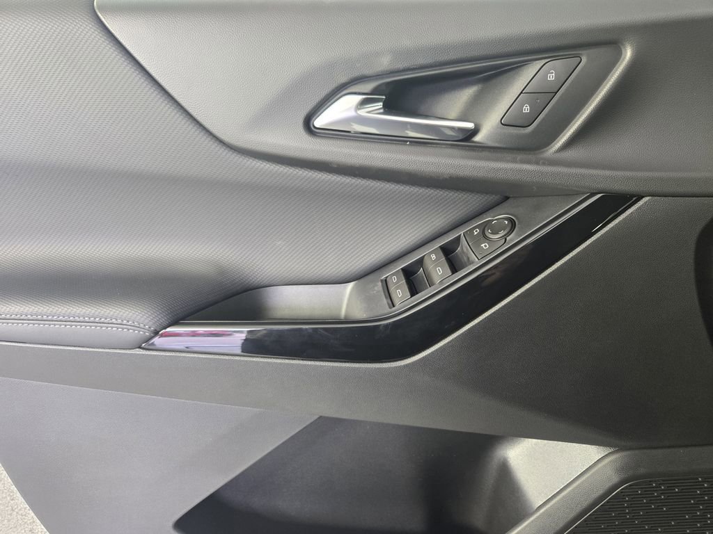 New 2026 Chevrolet Equinox LT w/ Safety and Technology Package image 25