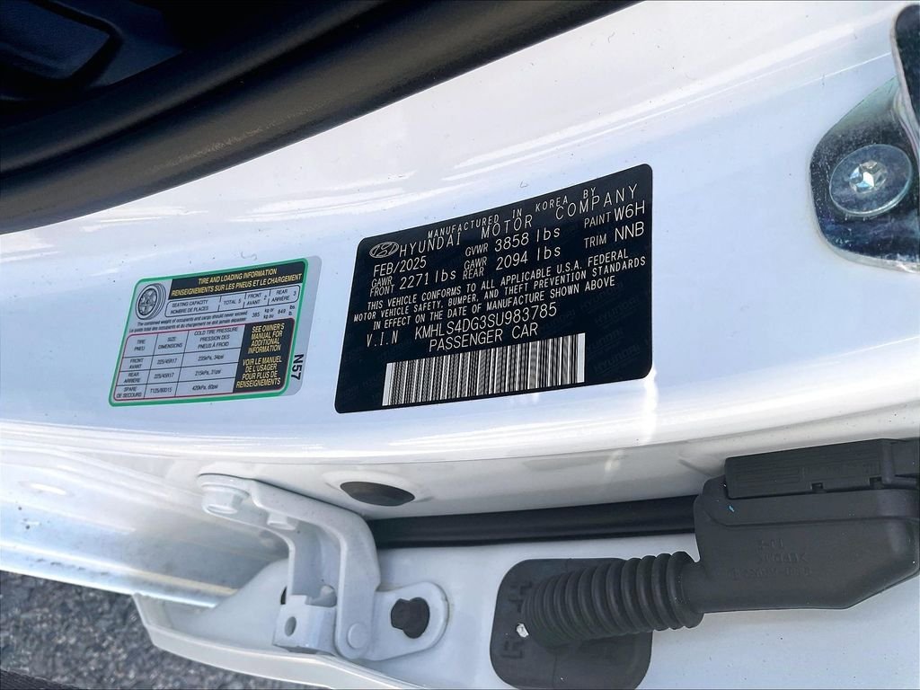 Used 2025 Hyundai Elantra SEL FWD image 34