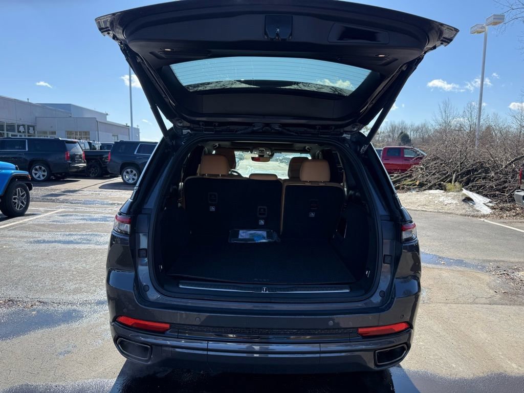 New 2025 Jeep Grand Cherokee Summit w/ High Altitude Package AWD/4WD image 29