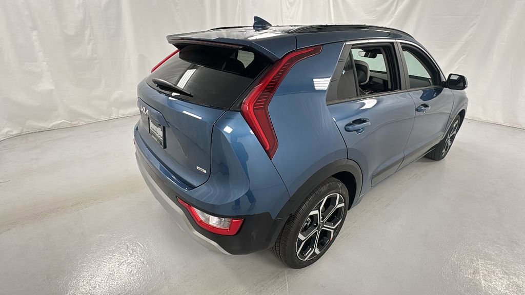 New 2025 Kia Niro EX Touring image 3