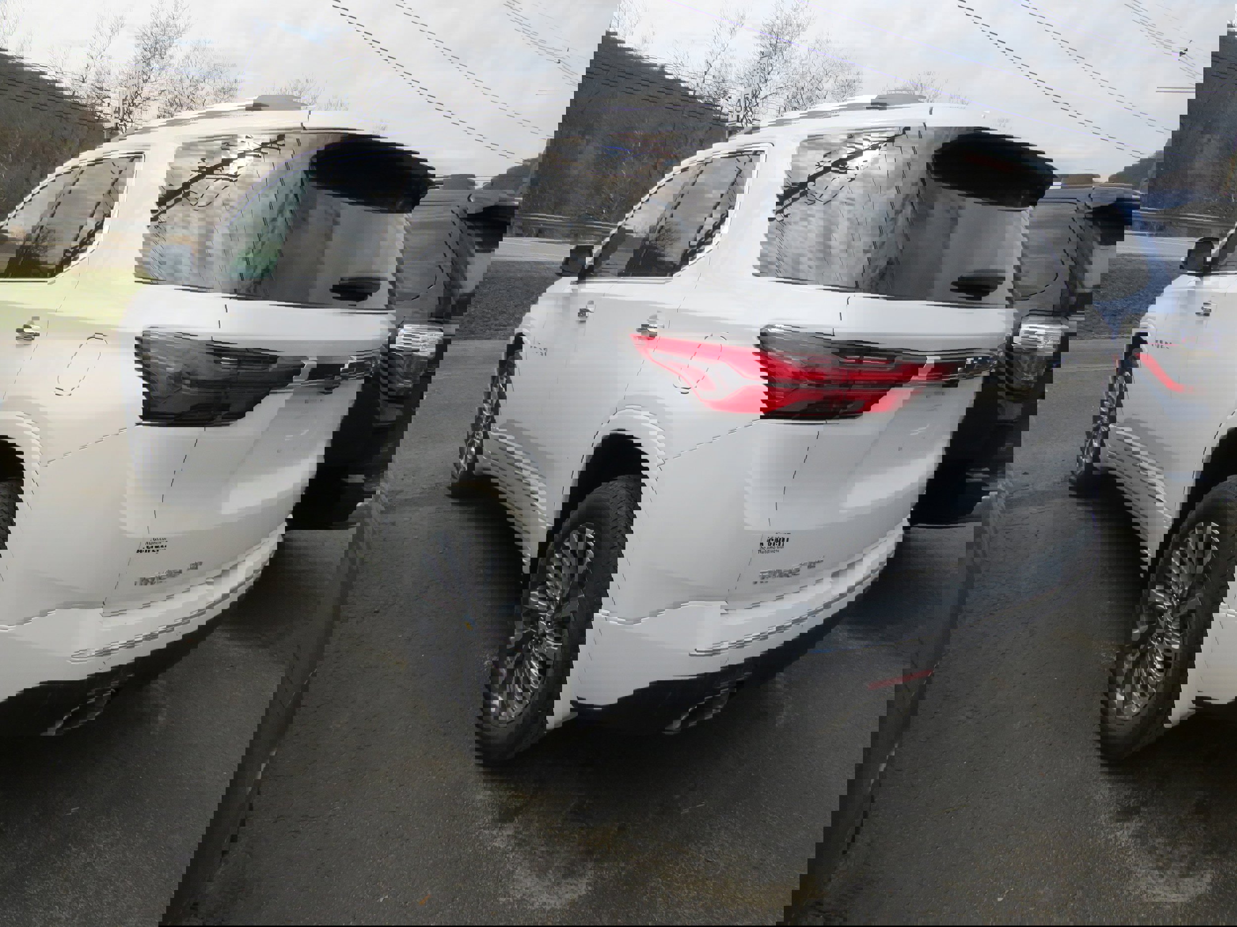 Used 2023 Chevrolet Traverse Premier image 4