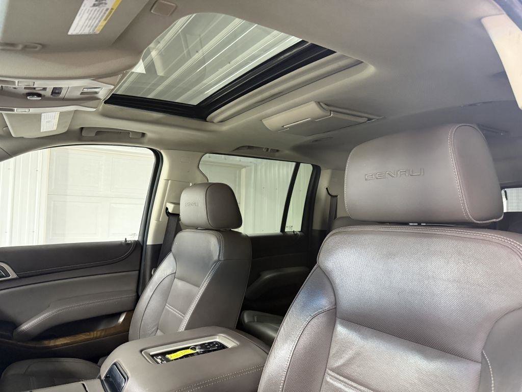 Used 2019 GMC Yukon XL Denali w/ Denali Ultimate Package image 10