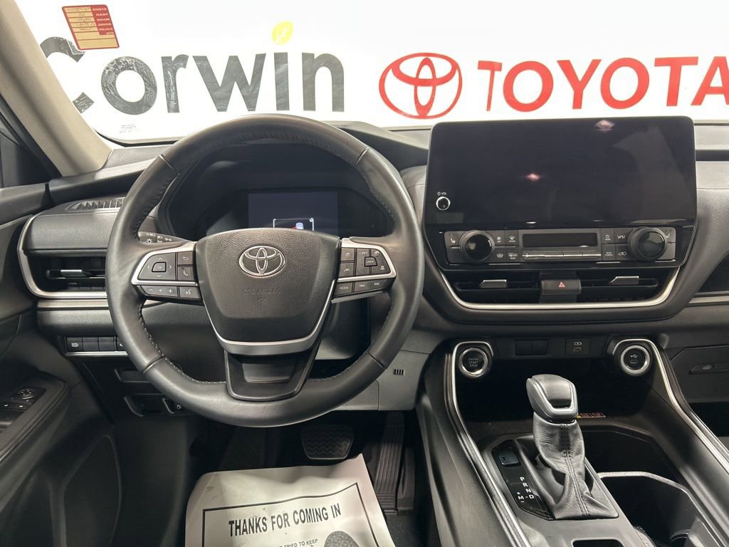 Used 2025 Toyota Grand Highlander AWD image 19