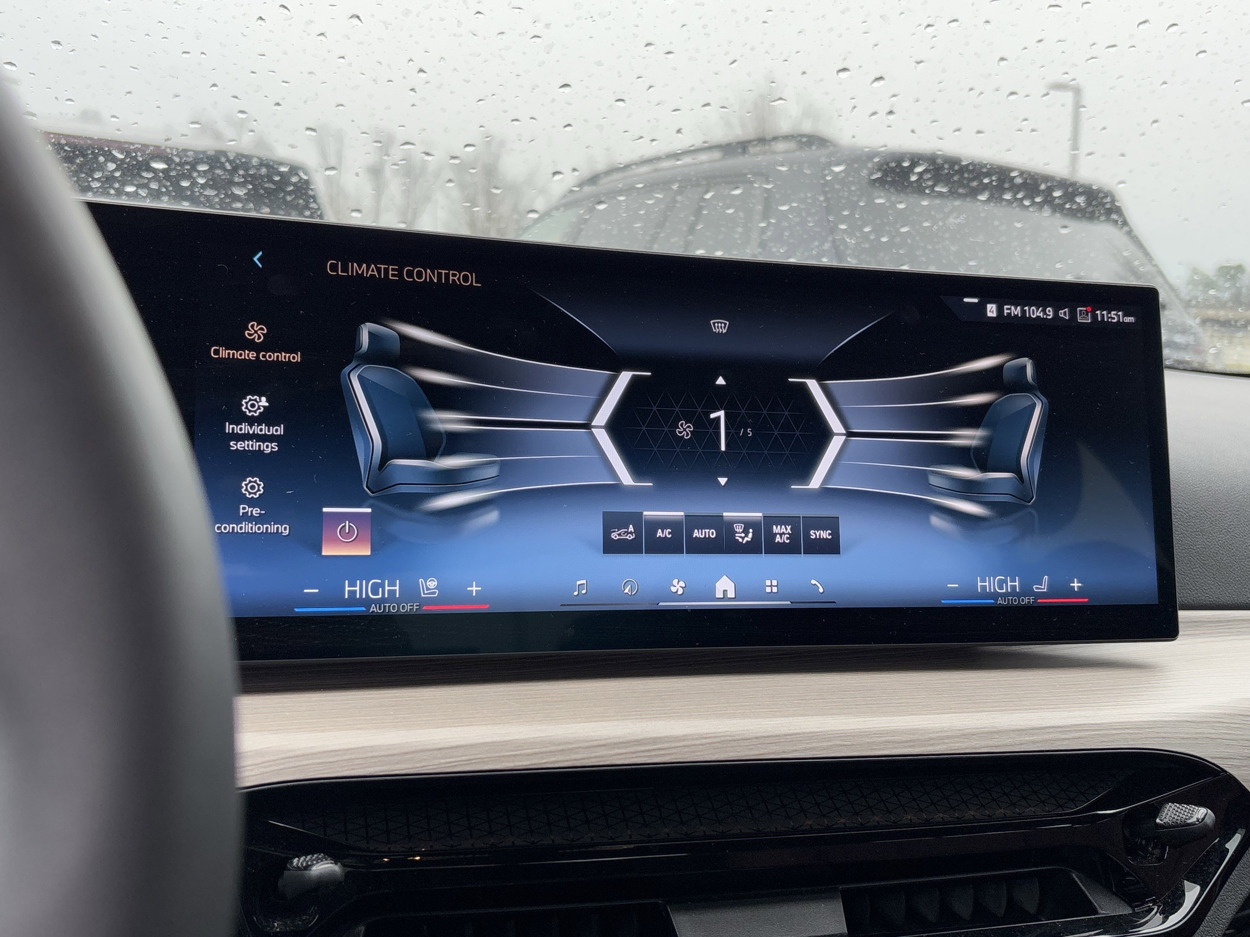 Certified 2025 BMW 330i xDrive Sedan w/ Premium Package image 25